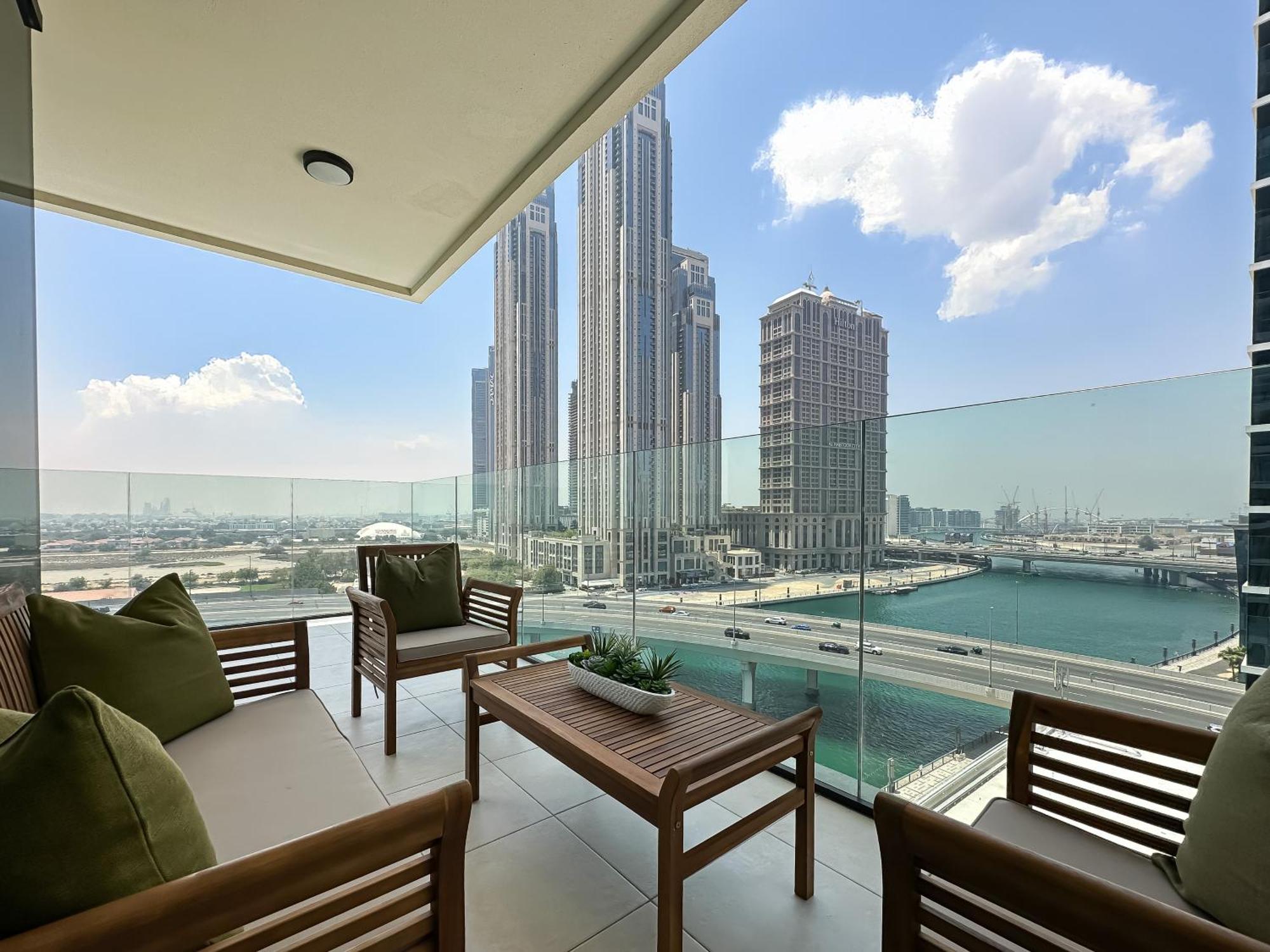 Apartment Trophy-ride In Equestrian Elegance W Private Entr *