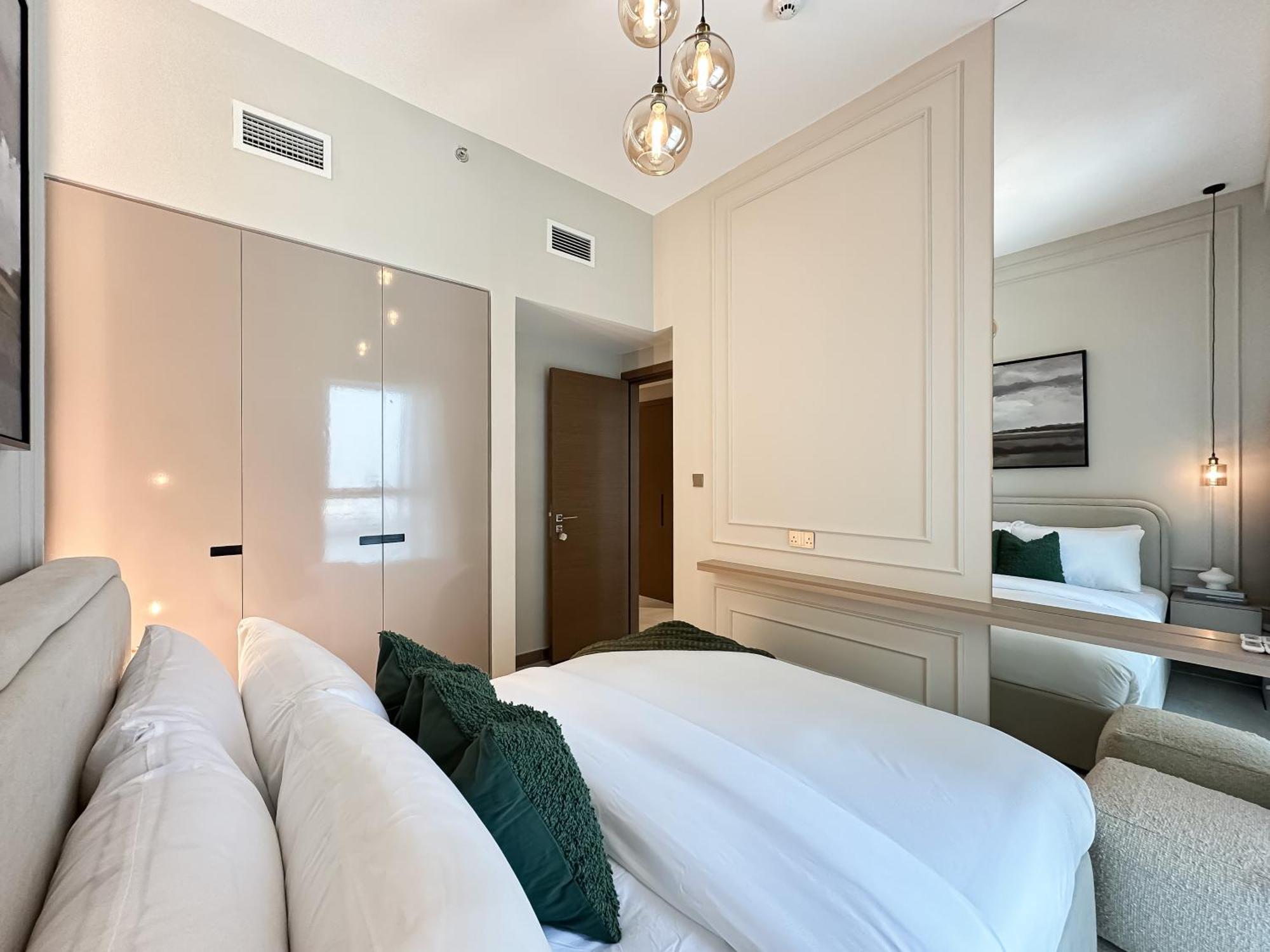 Apartment Trophy-ride In Equestrian Elegance W Private Entr Dubai