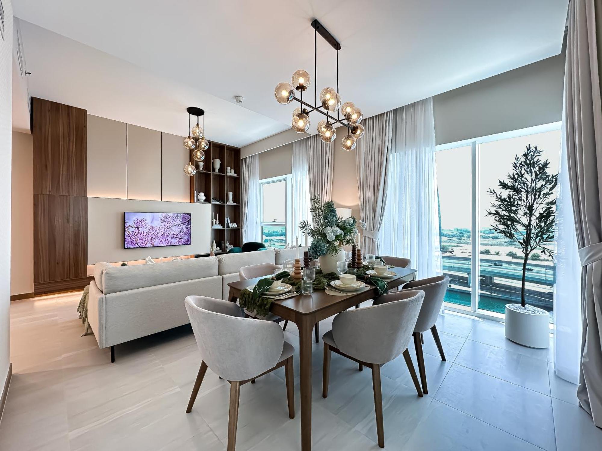 Trophy-ride In Equestrian Elegance W Private Entr Apartment
