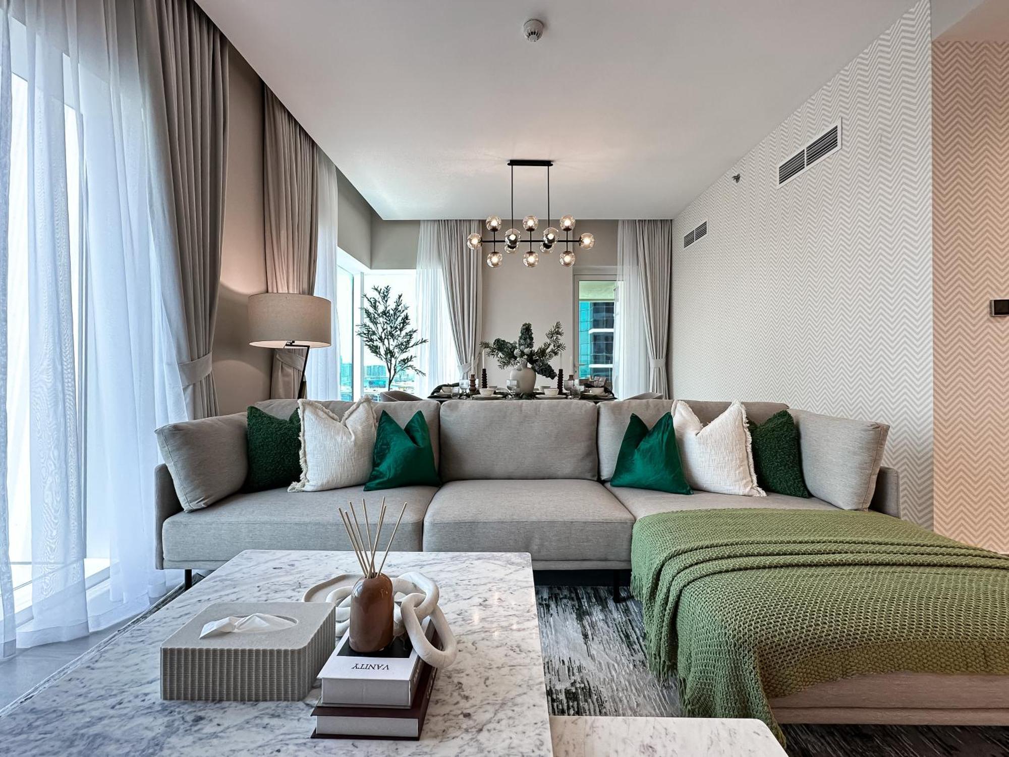 Apartment Trophy-ride In Equestrian Elegance W Private Entr *
