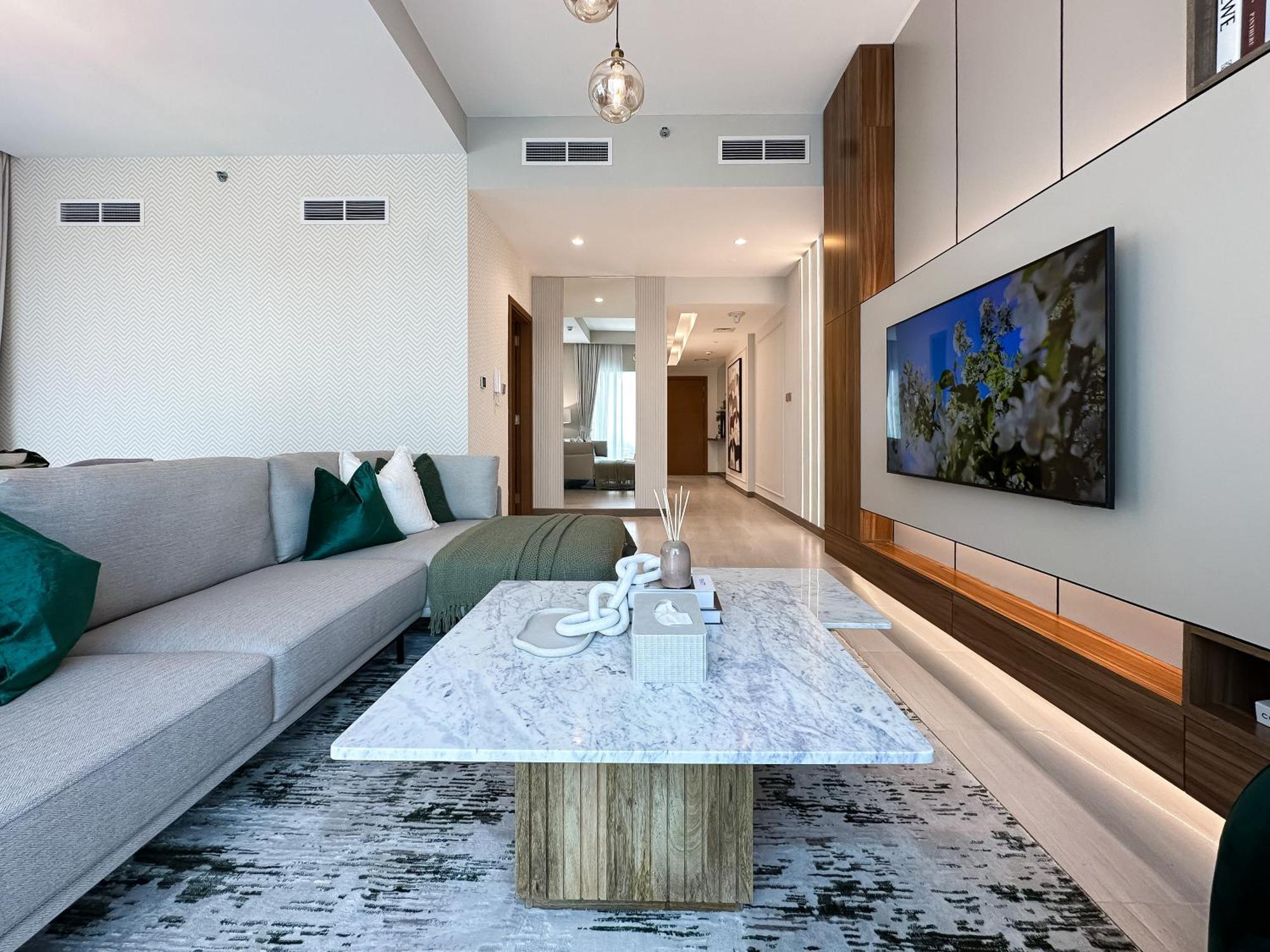 Apartment Trophy-ride In Equestrian Elegance W Private Entr Dubai